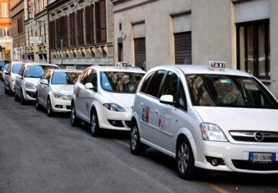 El Constitucional italiano anula la prohibición de expedir nuevas licencias de taxi