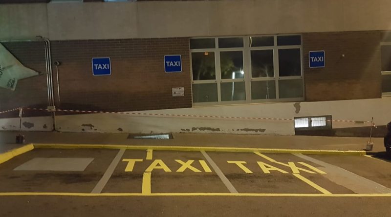 Remodelación de la parada de taxis de Can Ruti a petición del STAC