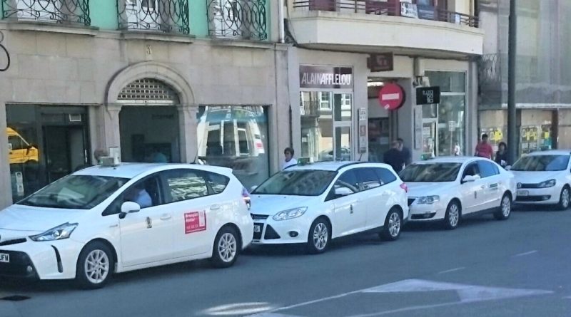 ¿Hay suficientes taxis adaptados en la ciudad de Lugo?