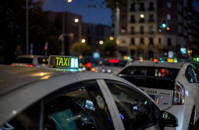 Ayax se asocia con Wakam para comercializar seguros para taxis y VTC