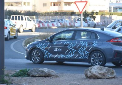 El taxi espera una decisión política del Govern para frenar las VTC, que podría tener efecto directo en Ibiza.