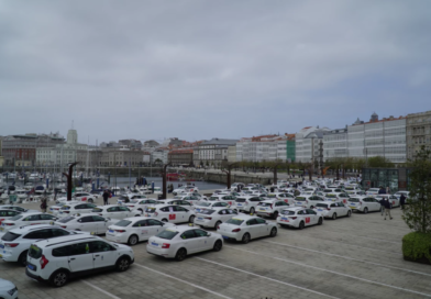 Los taxistas denuncian que ni Xunta ni ayuntamientos quieren regular los VTC.