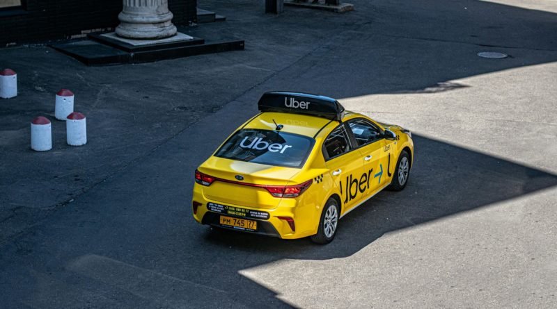 “Uber y Bolt en el foco de Aduanas: investigando la economía sumergida”